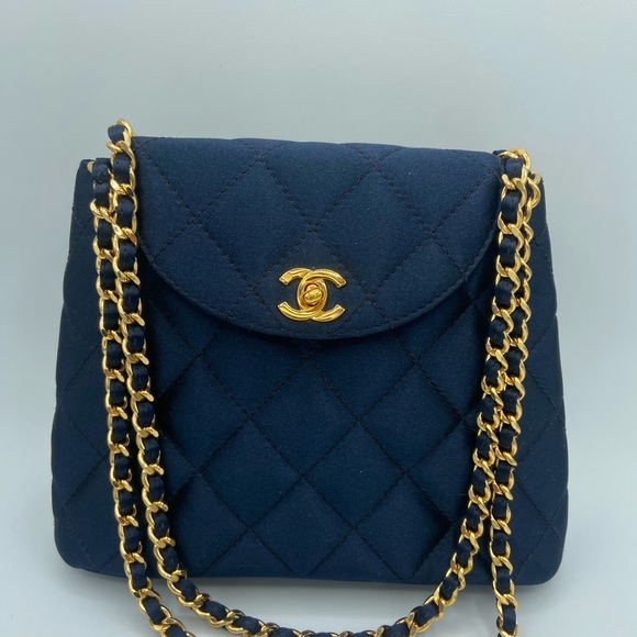 CHANEL Vintage Rare Blue satin evening bag Made in Italy - Picture 10 of 10